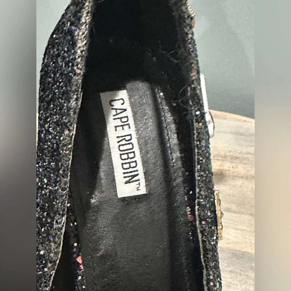 Cape Robbin Ella Black Glitter sparkling pin pumps. Size 10M